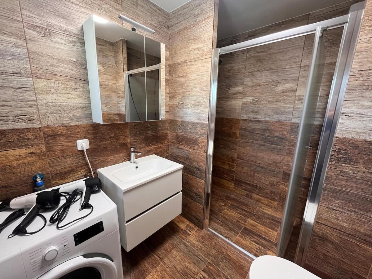 Spacious 4-story With Sauna & Garden